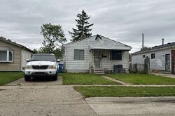 Pre-foreclosure in  Republic Ave Warren, MI 48089