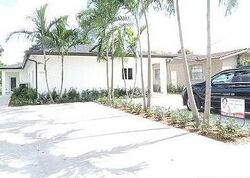 Pre-foreclosure in  Sw 28th St Miami, FL 33165