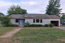 Pre-foreclosure in  James St Amory, MS 38821