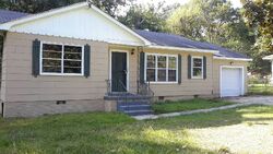 Pre-foreclosure in  SHAMROCK DR Jackson, MS 39204