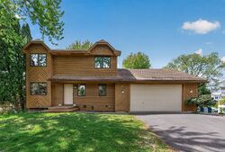 Pre-foreclosure in  Williams Ln Mound, MN 55364