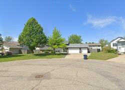 Pre-foreclosure in  Shea Cir Belle Plaine, MN 56011