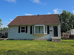 Pre-foreclosure in  75th St E Inver Grove Heights, MN 55076