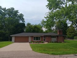Pre-foreclosure in  Minglewood Ln Farmington, MI 48334