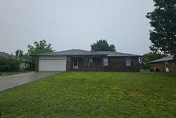 Pre-foreclosure in  W Austin St Bolivar, MO 65613