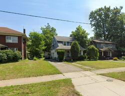 Pre-foreclosure in  Mahoning Ave Nw Warren, OH 44483
