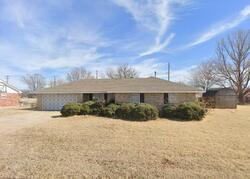 Pre-foreclosure in  Villa Dr Watonga, OK 73772