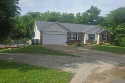  Glen Meadows Dr, Troy MO