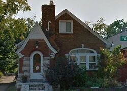 Pre-foreclosure in  Taft Ave Saint Louis, MO 63116