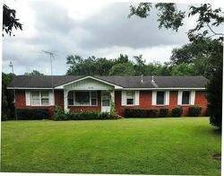Pre-foreclosure in  Helen Dr Theodore, AL 36582
