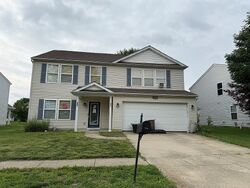 Pre-foreclosure in  Autumn Lakes Ln Mascoutah, IL 62258