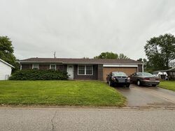 Pre-foreclosure in  Elvira Dr Fairview Heights, IL 62208