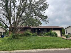 Pre-foreclosure in  Aqua Ridge Dr Saint Louis, MO 63129