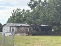 Pre-foreclosure in  Steven Dr Polk City, FL 33868
