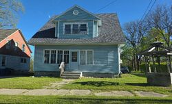  E Main St, Hart MI