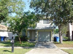 Pre-foreclosure in  Burlwood St Brandon, FL 33511