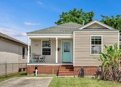 Pre-foreclosure in  New Orleans St New Orleans, LA 70122