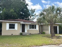 Pre-foreclosure in  Avenue P Ne Winter Haven, FL 33881
