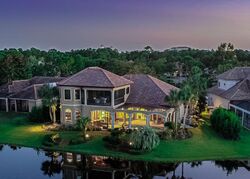Pre-foreclosure in  Corinthian Pl Destin, FL 32541