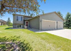 Pre-foreclosure in  S Bell Cir Sioux Falls, SD 57108