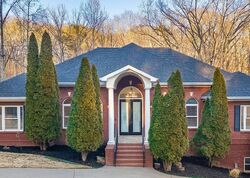 Pre-foreclosure in  Poplar Grove Dr Ooltewah, TN 37363
