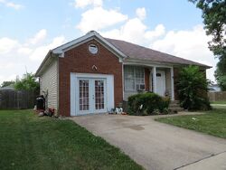 Pre-foreclosure in  Timberline Way Clarksville, TN 37042