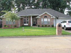Pre-foreclosure in  Shadow Wood Dr Palestine, TX 75801