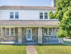 Pre-foreclosure in  W 14th St Front Royal, VA 22630