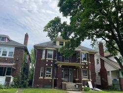 Pre-foreclosure in  RICHTON ST Highland Park, MI 48203