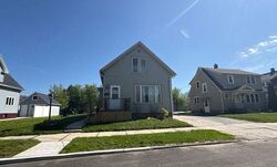 Pre-foreclosure in  Division Ave Sheboygan, WI 53083