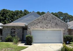 Pre-foreclosure in  Greenvista Ln Gulf Breeze, FL 32563
