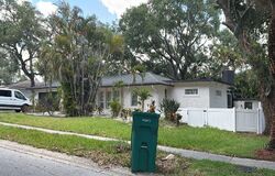 Pre-foreclosure in  Highview Dr Palm Harbor, FL 34683