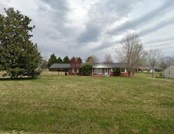 Pre-foreclosure in  Hillview Dr Dickson, TN 37055