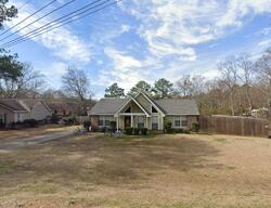 Pre-foreclosure in  Shawnee Dr Wetumpka, AL 36092