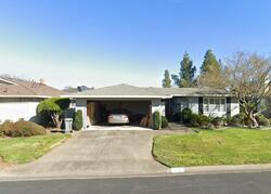 Pre-foreclosure in  Oak Leaf Cir Santa Rosa, CA 95409
