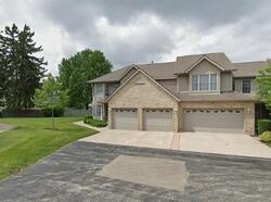 Pre-foreclosure in  Mclaren Dr N Sycamore, IL 60178