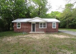 Pre-foreclosure in  Putnam St Macon, GA 31206