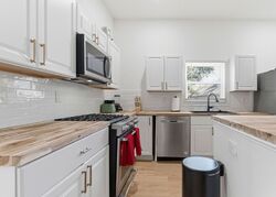 Pre-foreclosure in  Arlington Ave Sw Atlanta, GA 30310
