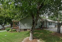  Taylor St, Summerville GA