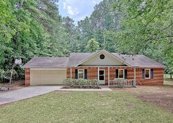 Pre-foreclosure in  N Bend Trl Jonesboro, GA 30238