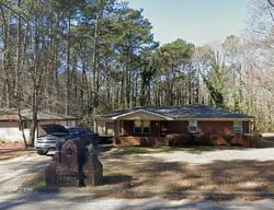 Pre-foreclosure in  Creek Valley Ct Sw Atlanta, GA 30331