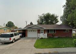 Pre-foreclosure in  Eagle Dr Idaho Falls, ID 83406