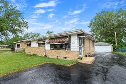 Pre-foreclosure in  Cambridge Dr Markham, IL 60428