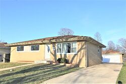 Pre-foreclosure in  N Mavis Ln Addison, IL 60101