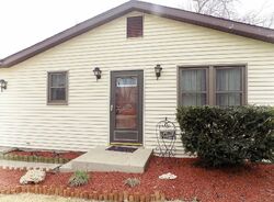 Pre-foreclosure in  Vine St Moro, IL 62067