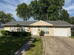 Pre-foreclosure in  Durham Dr Aurora, IL 60506