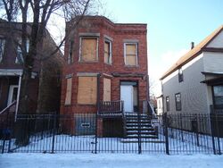 Pre-foreclosure in  W HURON ST Chicago, IL 60644