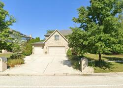 Pre-foreclosure in  Covington Dr Lemont, IL 60439