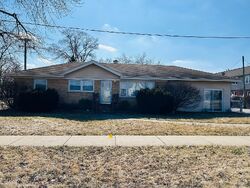  W 71st St, Bridgeview IL
