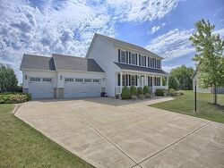 Pre-foreclosure in  Hunters Ridge Ct Mahomet, IL 61853
